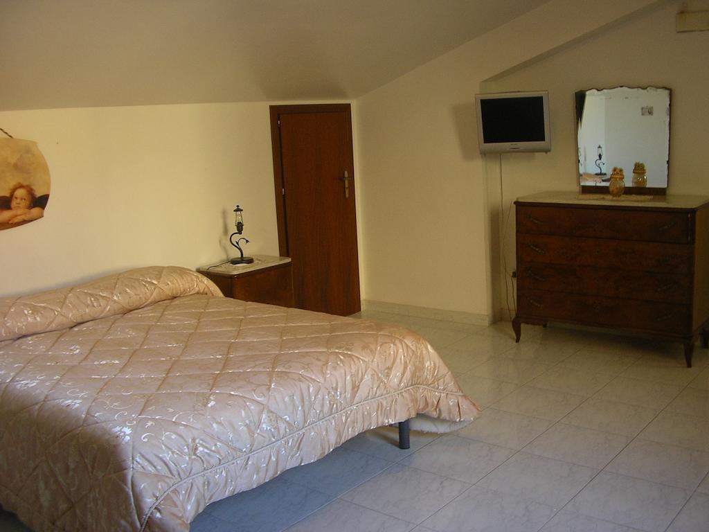 Terrazza Sul Mare Apartment Gioiosa Marea Ngoại thất bức ảnh